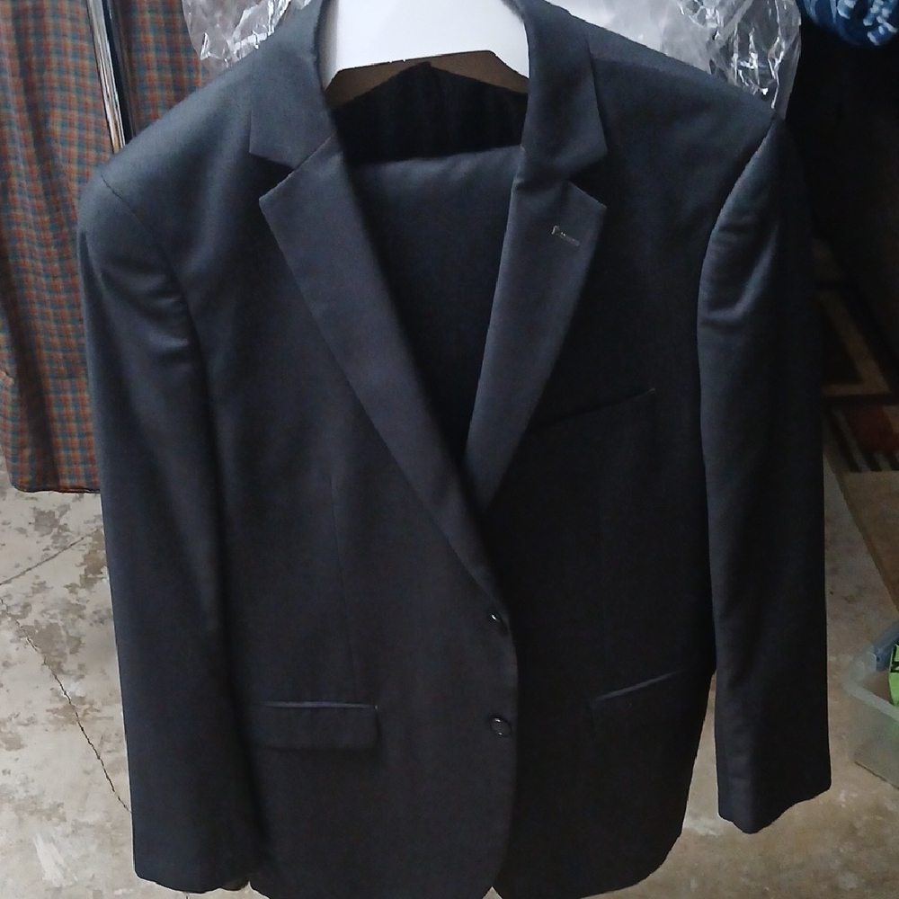 Classic Charcoal Gey Men's 2 Piece Suit